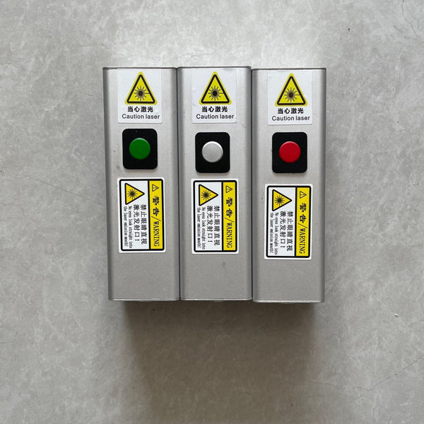 40 W (Battery 2600mA*2, Wavelength 1064). Range 1 m. Battery life 2 years, with fast charging.