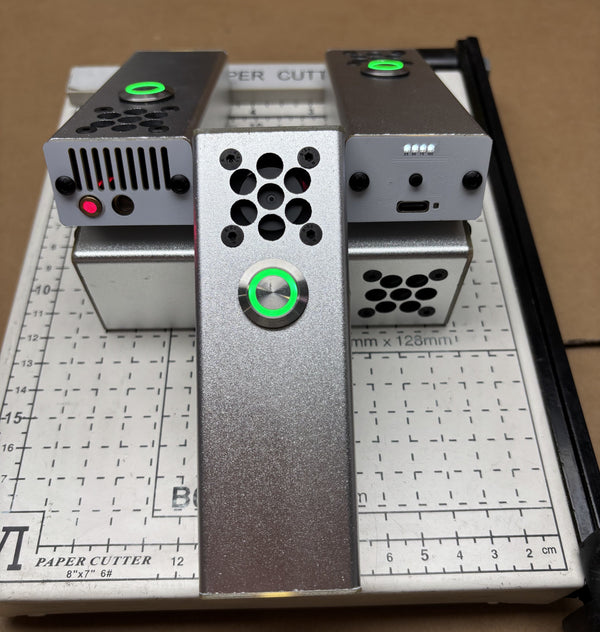 YZ-40 Laser Cannon 40W. (Battery 1500mA*2; Wavelength 974). Range 1 m. Battery life 2 years, with fast charging. The Type-C interface
